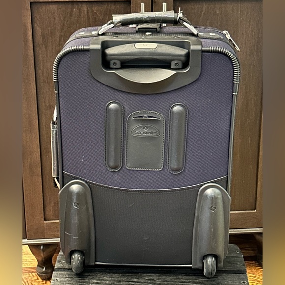 Samsonite Carry-On - Picture 2 of 7